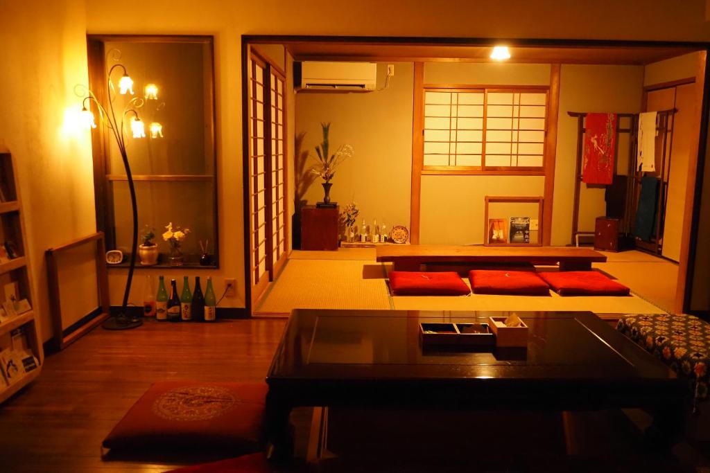 Nagasaki guesthouse Suwansou 諏訪ン荘 -Meet people, Experience local Culture