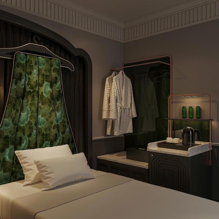 Deluxe Twin Room with Internal Window