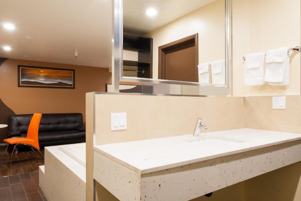 Redondo Pier Inn - Romance Spa Suite