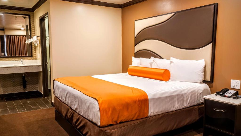 Redondo Pier Inn - King Room