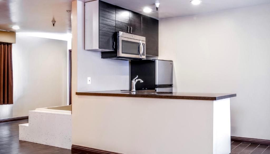 Redondo Pier Inn - King Suite With Spa Bath