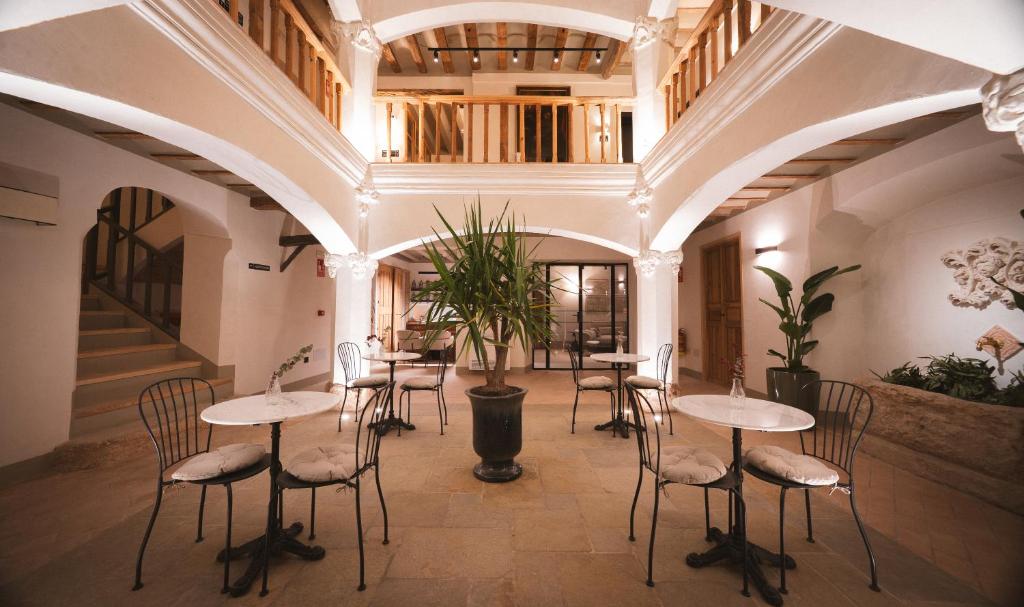 Hotel Boutique Casona de los Rebolledo - Housity
