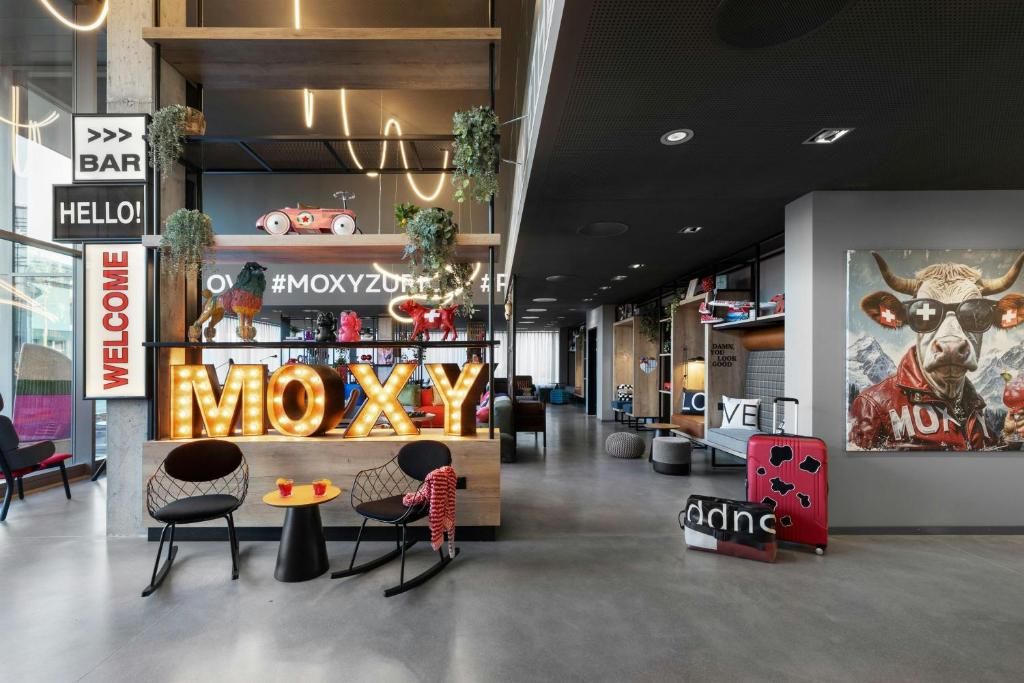 Zona d'estar a Moxy Zurich