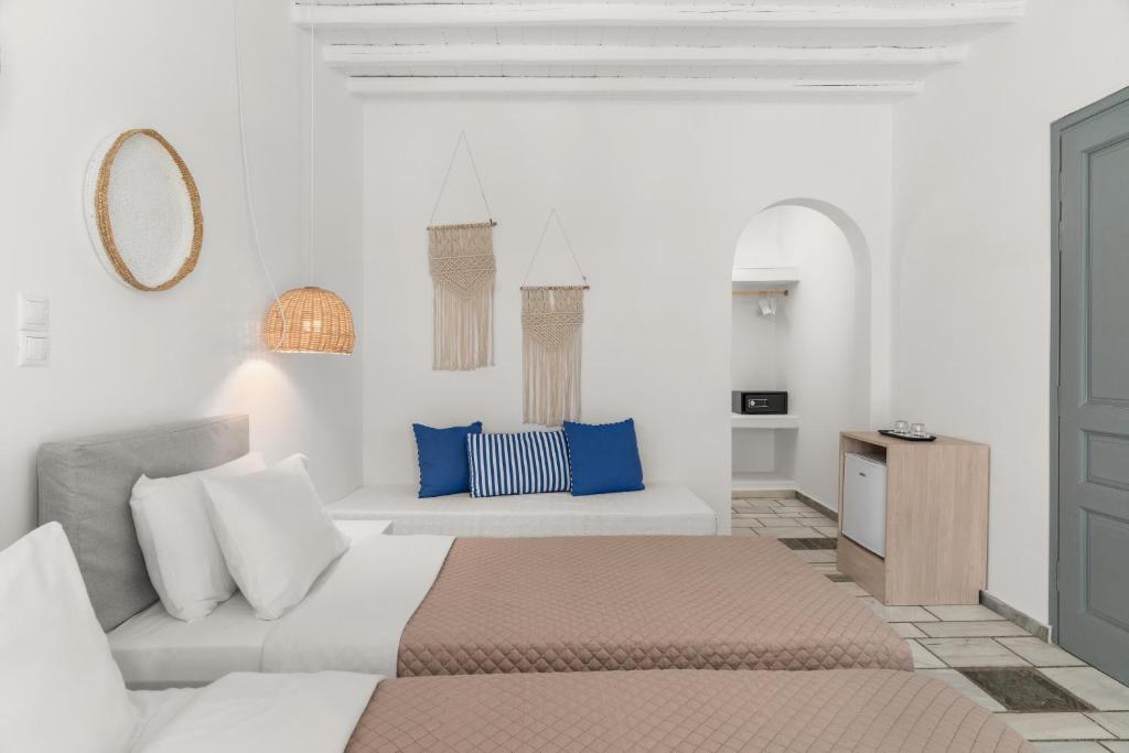 Mr and Mrs White Tinos - 3