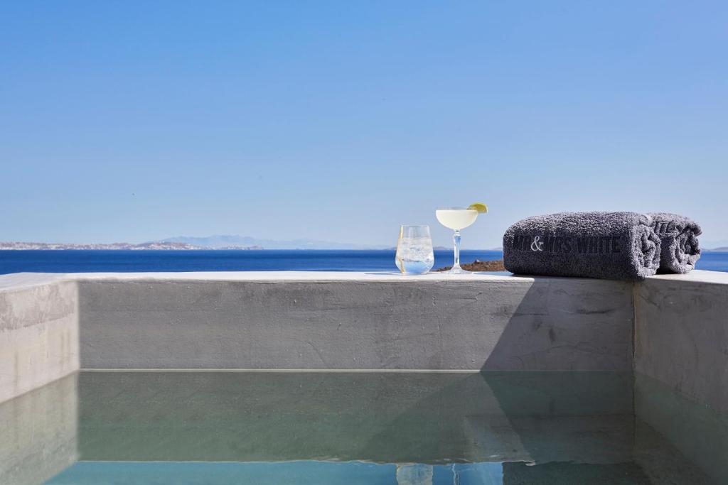 Mr and Mrs White Tinos - 15