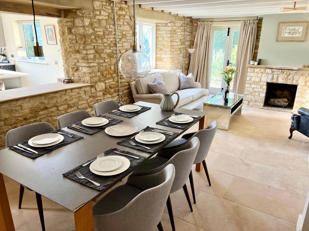 Cotswolds cottage in foodie-heaven near Daylesford, Kingham (2027 ...