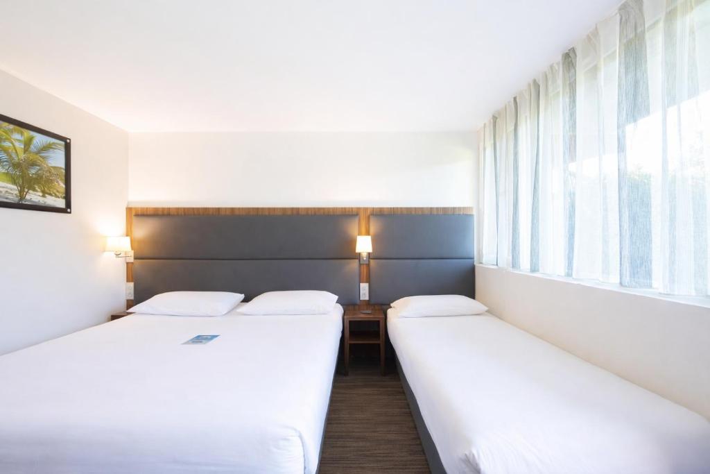 Kyriad Bordeaux - Merignac Aéroport - Standard Triple Room