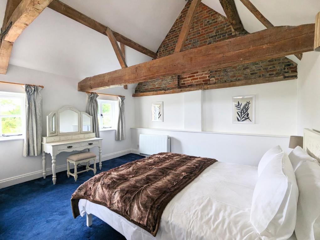 Kingfisher Barn - One-Bedroom Cottage