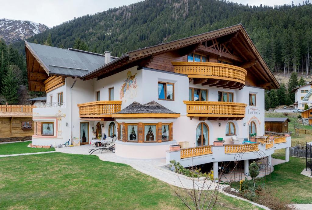 Výhľad na hory alebo výhľad na hory priamo z apartmánu