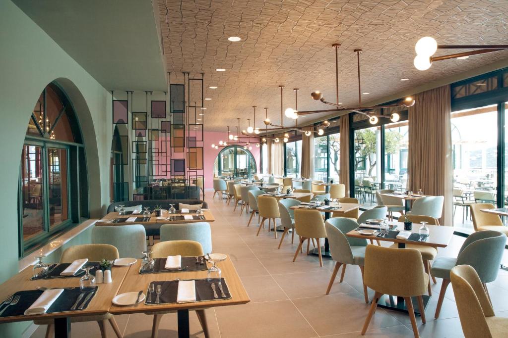 Zeus Dolce by Wyndham Athens photo