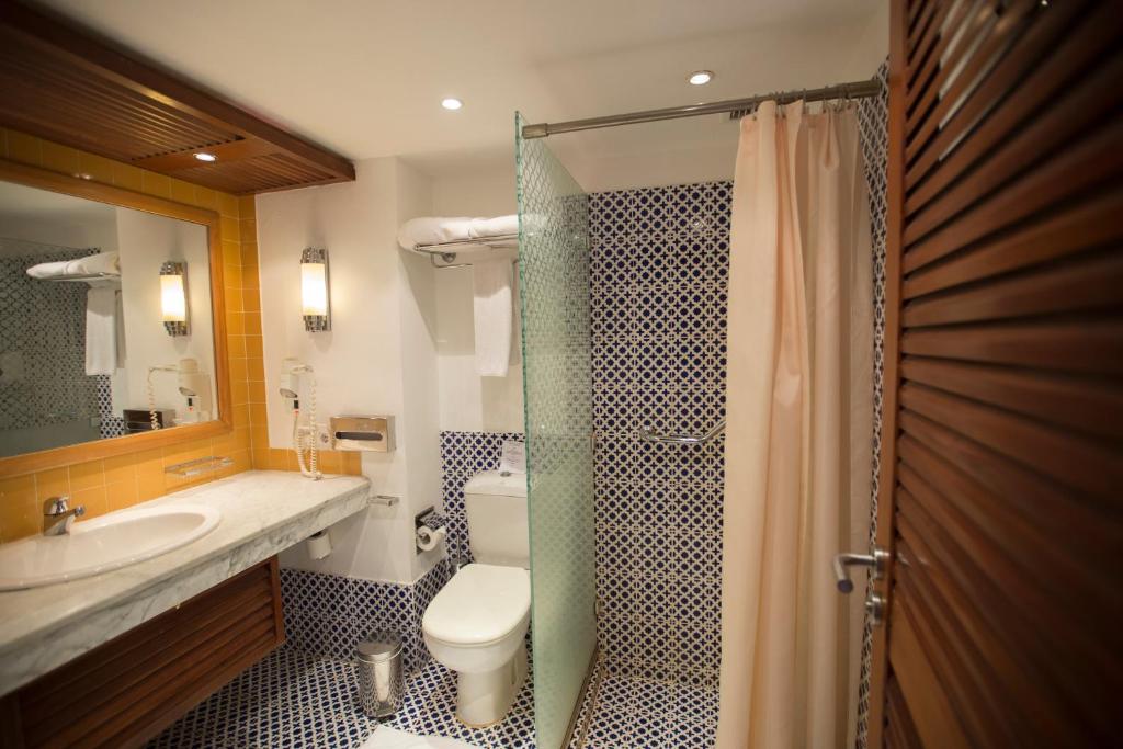Koupelna v ubytování Lido Sharm Hotel Naama Bay
