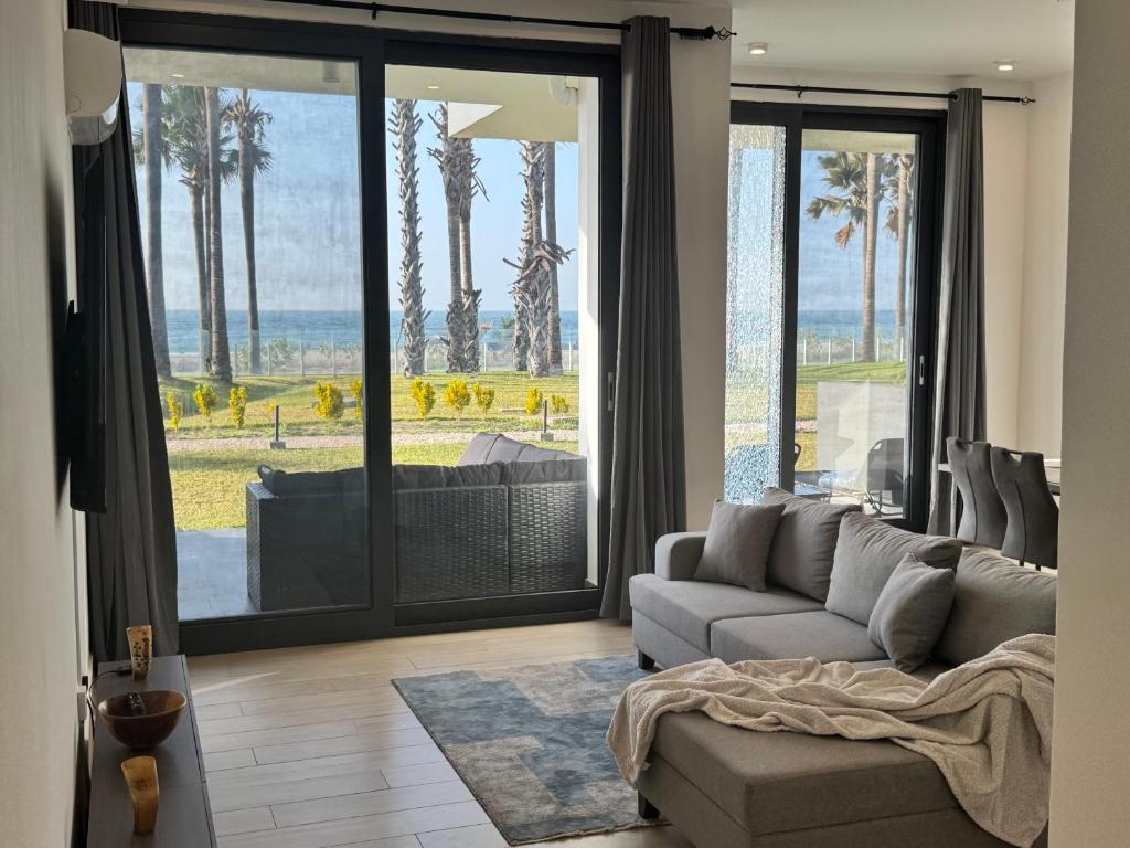 Luxury Beachfront Stay at Gem Waterfront