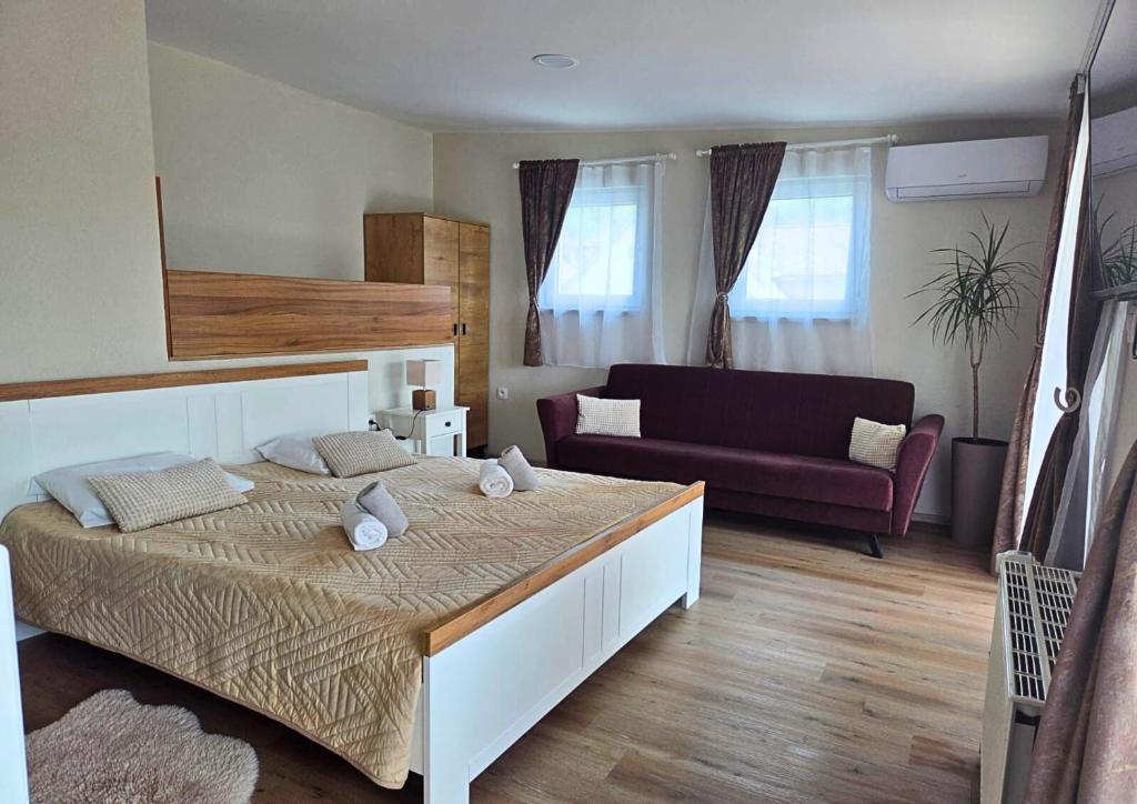 Apartments Prestige VILLA IVICA with daily reception, pool & spa, restaurant - 