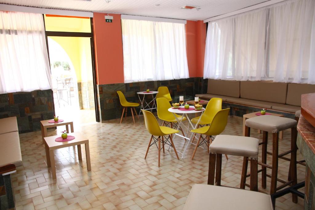 Posezení v ubytování Triton Garden Hotel