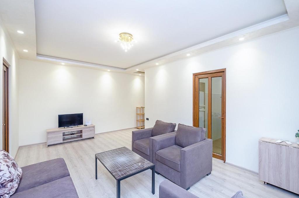 امکانات 27Excellent apartment in the very center of the capital - تصویر ۴