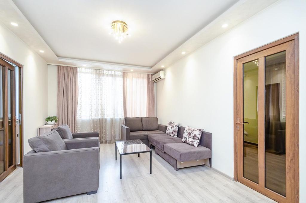 فضای داخلی 27Excellent apartment in the very center of the capital در ایروان - تصویر ۳