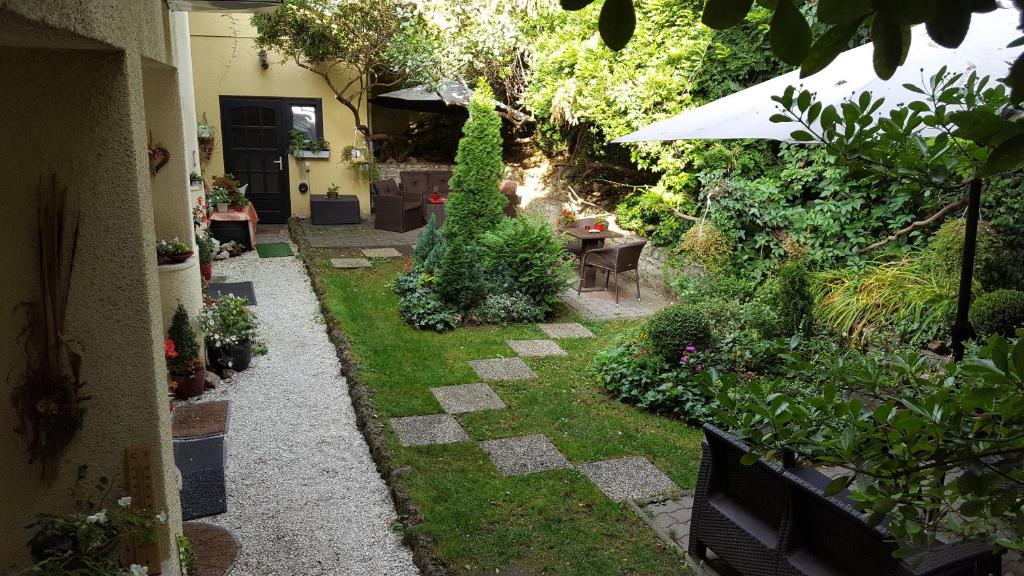 Hotel Romantik Eger - Resim 22