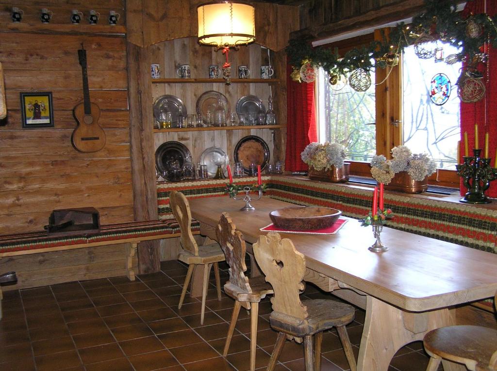 Fotografia z galérie ubytovania Villa San Giorgio v destinácii Pellio Superiore