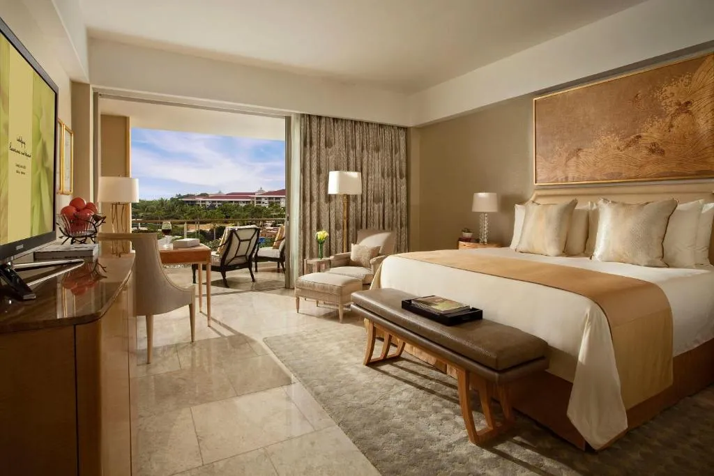 Signature Ocean Court
