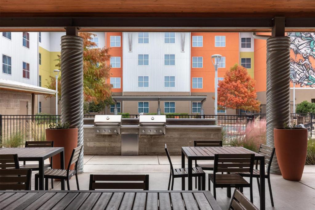 Homewood Suites TechRidge Parmer @ I-35 photo