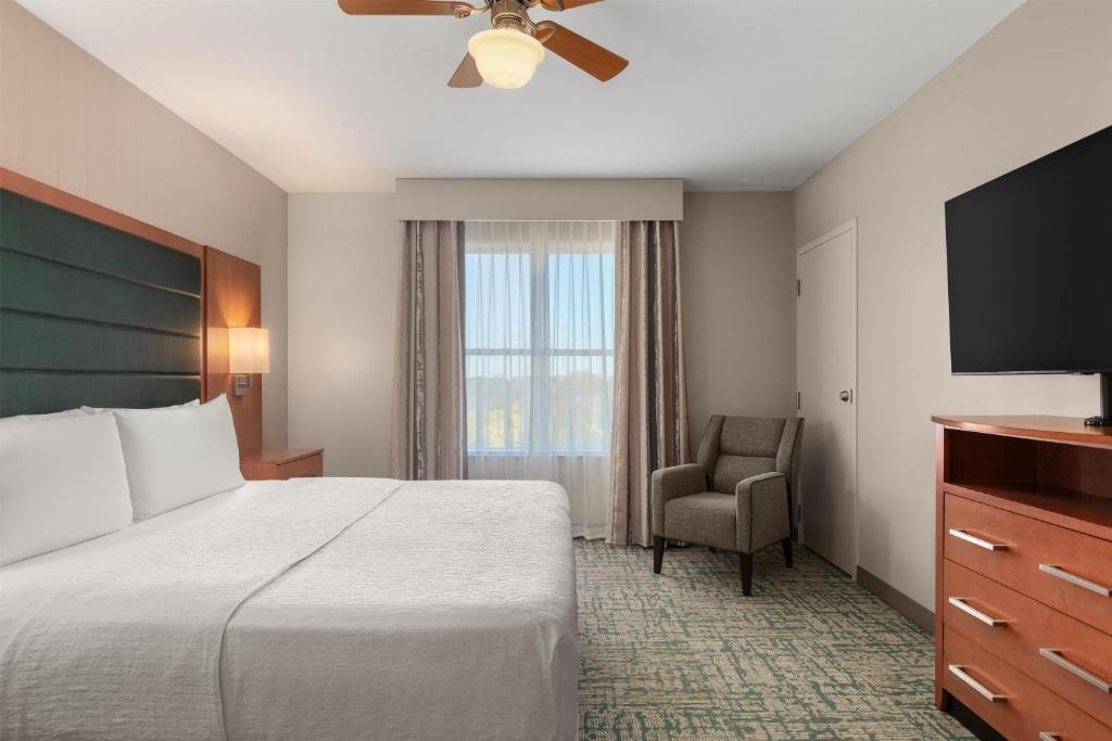 Homewood Suites TechRidge Parmer @ I-35 photo