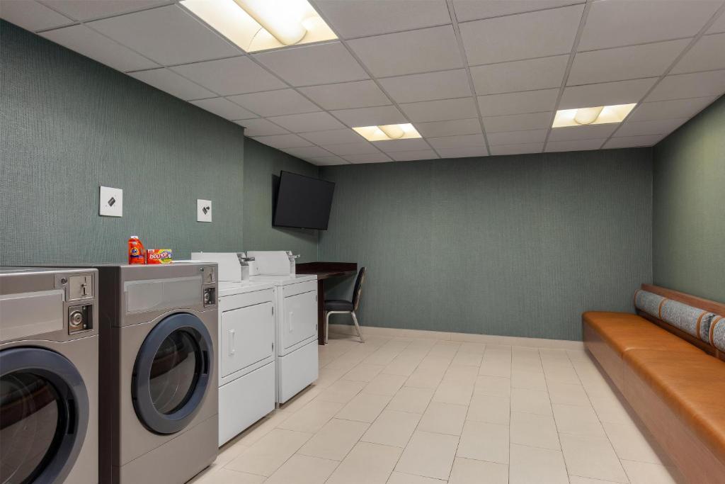 Homewood Suites TechRidge Parmer @ I-35 photo