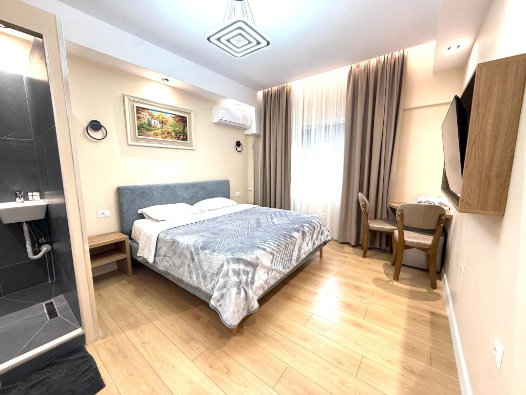 Prime Location - shared Bath