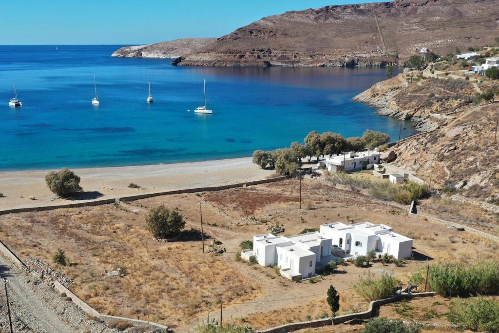 Gallery image of Serifos Beachfront Villa Ganema in Ganema