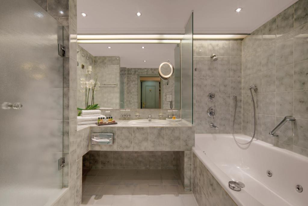 Hotel Europäischer Hof Heidelberg, Bestes Hotel Deutschlands in historischer Architektur - Resim 26