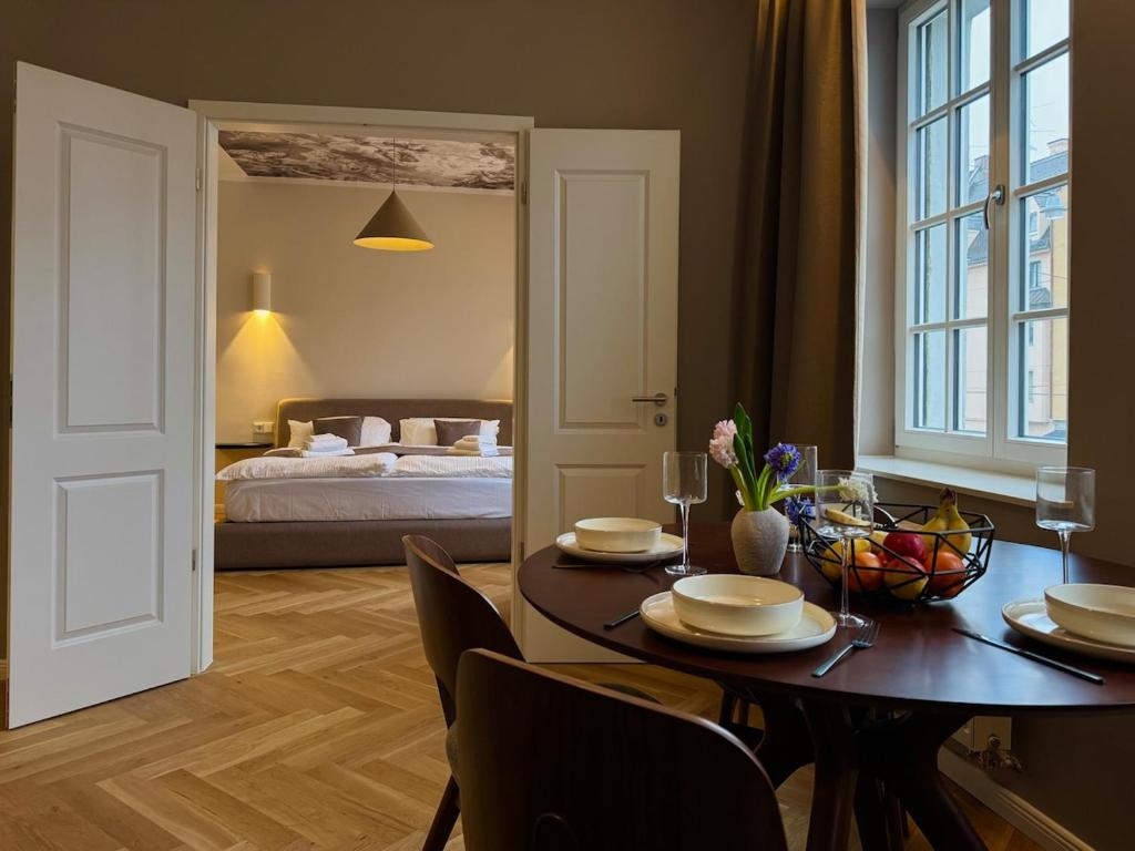 Designer-Apartment - Top-Lage - Fuggerei - Housity