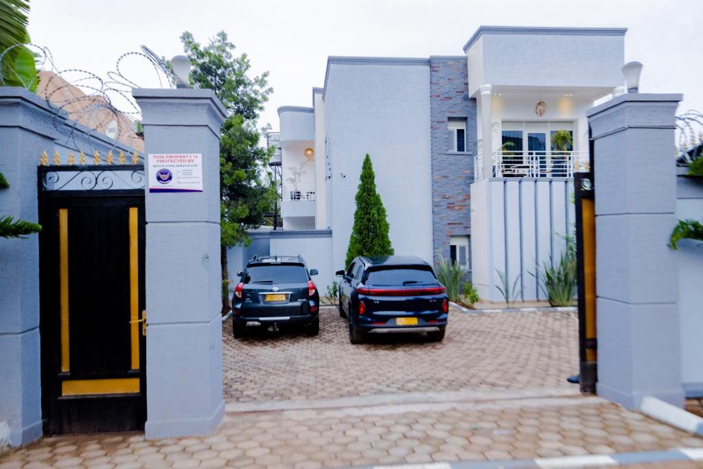 One Click Cozy Suites