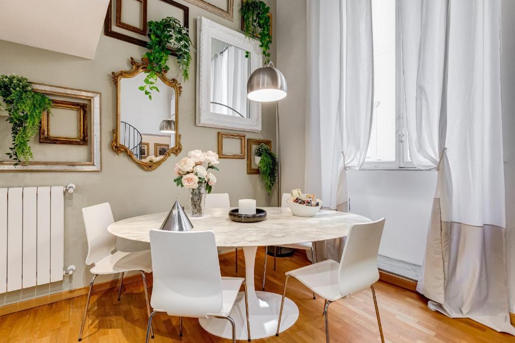 Trevi Fountain Cozy and Fabulous Apartment