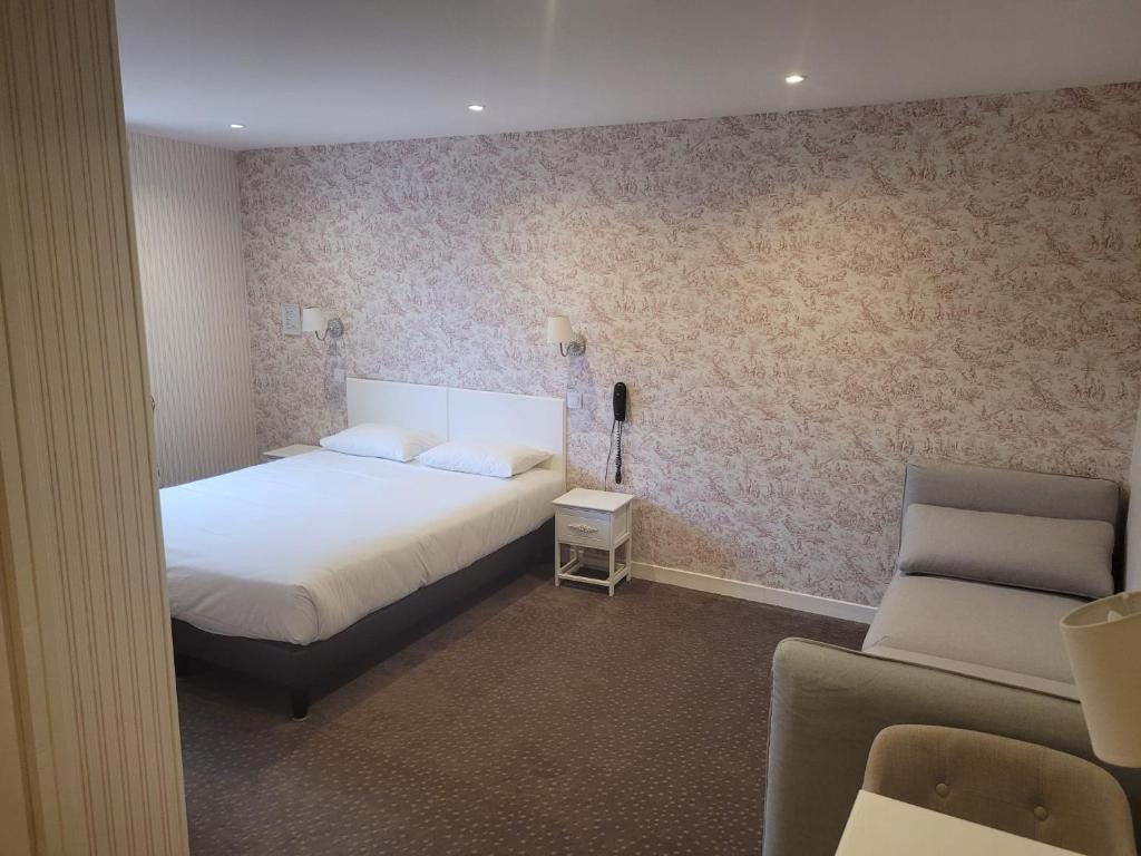 Logis Hôtel Auberge du Port des Roches - Comfort Vierpersoonskamer
