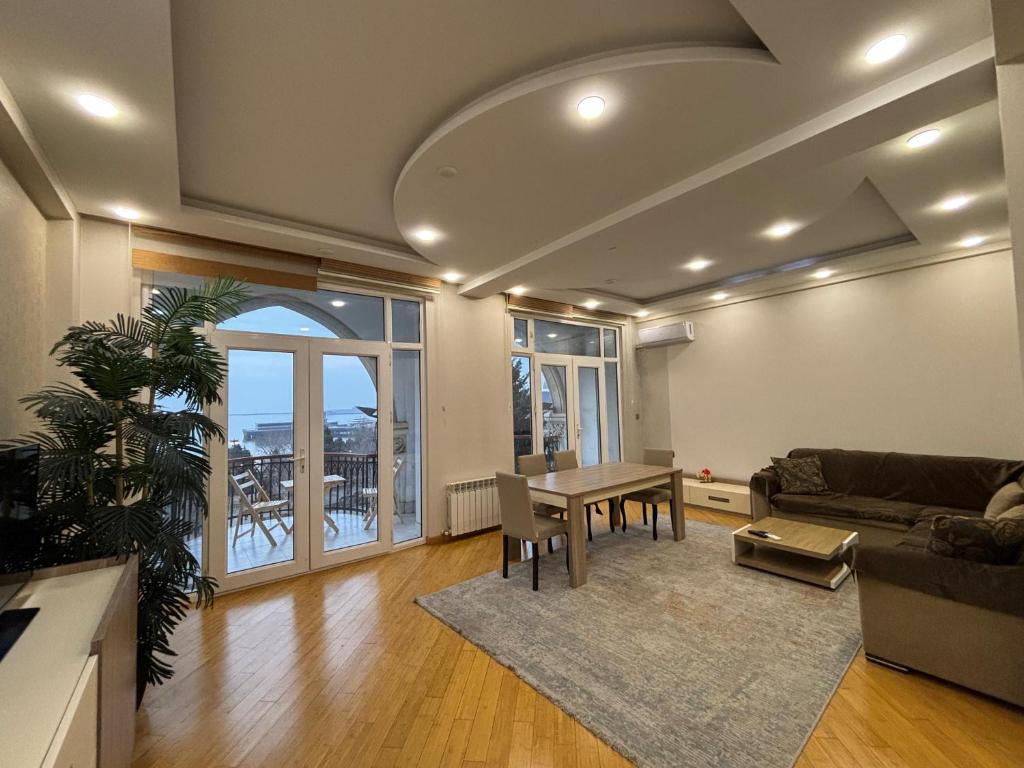 Maiden sea view apart در باکو