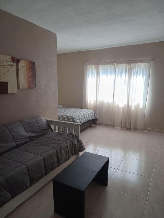 Monoambiente Juana Koslay - cerca del complejo AVE FENIX - Primer piso por escalera exterior