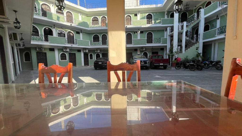 Estudios Hotel Colonial