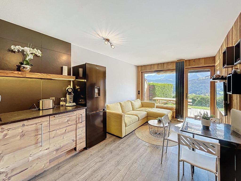Appartement 2 pièces avec coin montagne, parking, vue Mont Blanc - FR-1-560-167