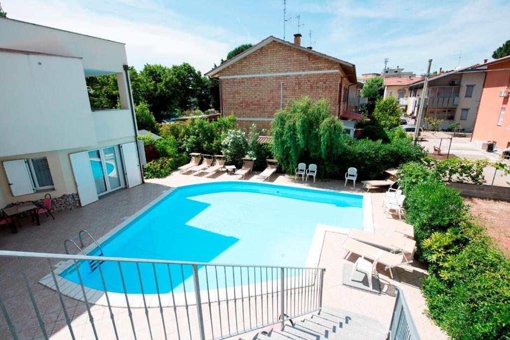 Bazén v ubytování Hotel Settebello B&B nebo v jeho okolí