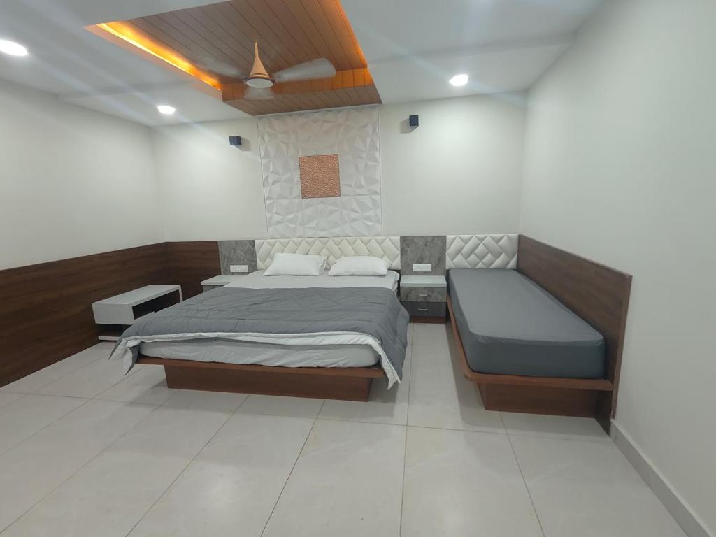 Gallery image of JSR Grand hotel and banquets in Nalgonda