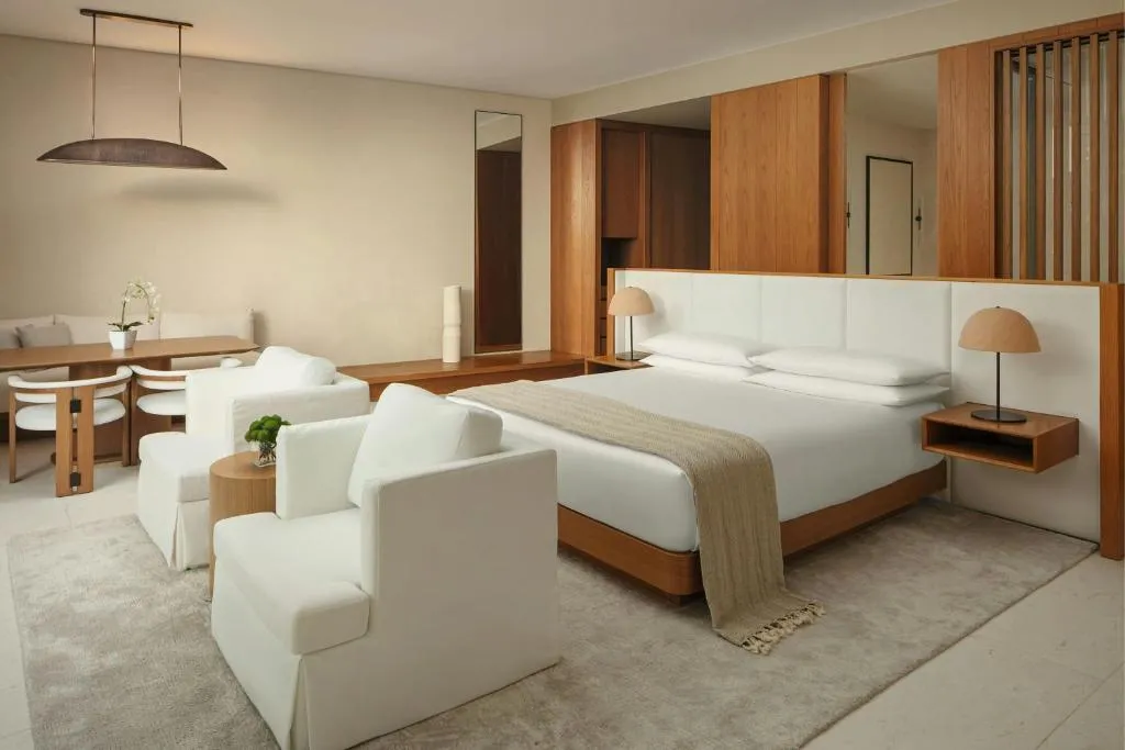 Red Sea Junior King Suite with Partial Sea View