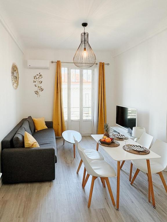 Elegant Apartment with Balcony, Central Nice
