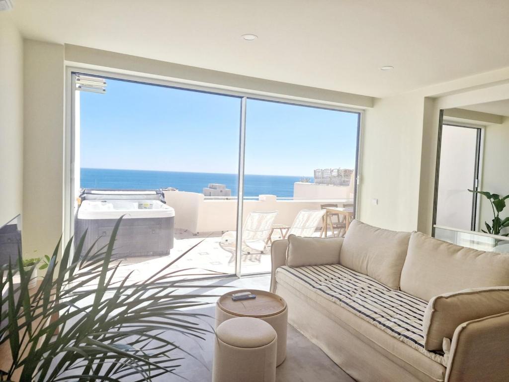Romantic Escape - Private jacuzzi and WOW seaview
