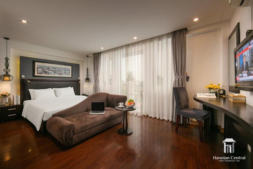 Phòng Deluxe Giường Đôi Có Ban Công