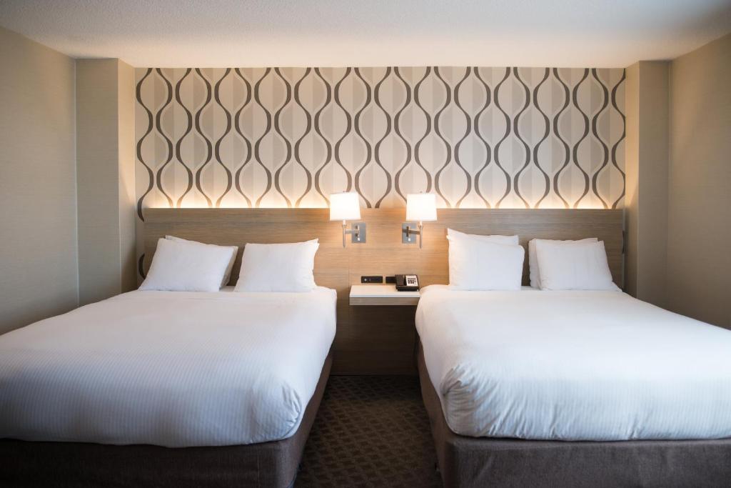 Radisson Hotel Duluth-Harborview - Premium Queen Room Met Twee Queensize Bedden En Uitzicht Op Het Meer