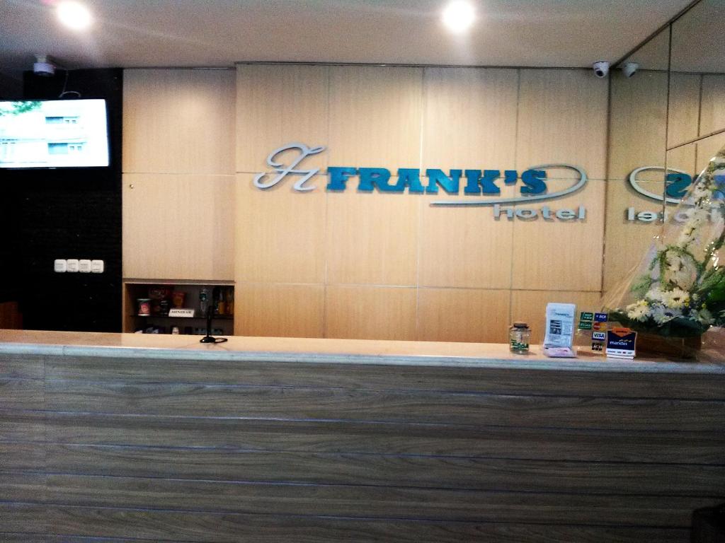 Certifikát, hodnocení, plakát nebo jiný dokument vystavený v ubytování Frank's Hotel