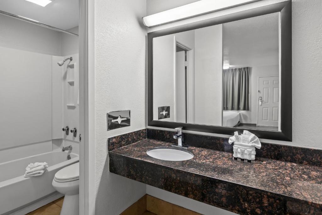 Americas Best Value Inn Austin photo