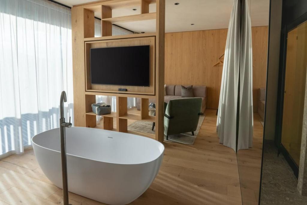 Alma Alpina Lodge, Adults Only
