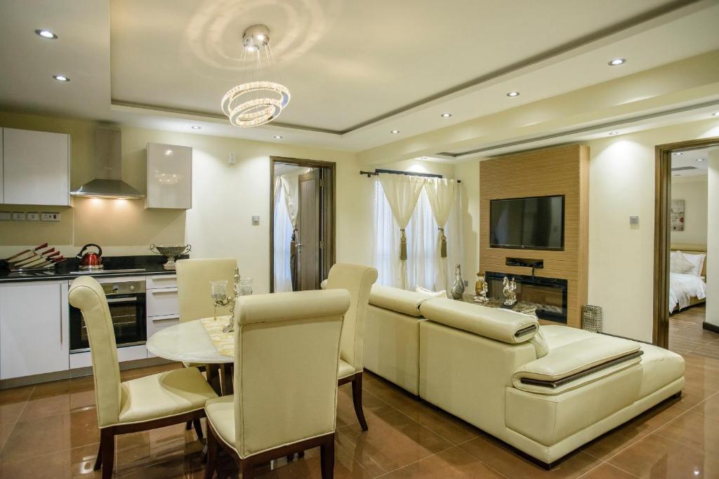 Kuchyň nebo kuchyňský kout v ubytování The Landmark Suites Westlands, Nairobi- Next to Westgate Mall