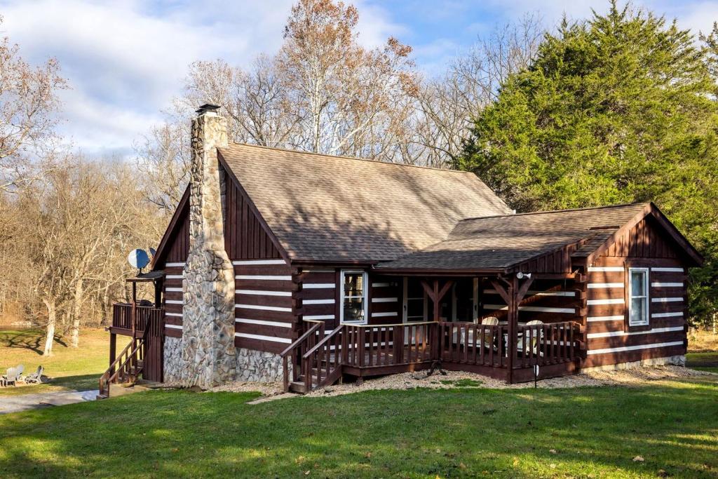 Spacious Riverfront Cabin with Hot Tub Near Shenandoah River ...