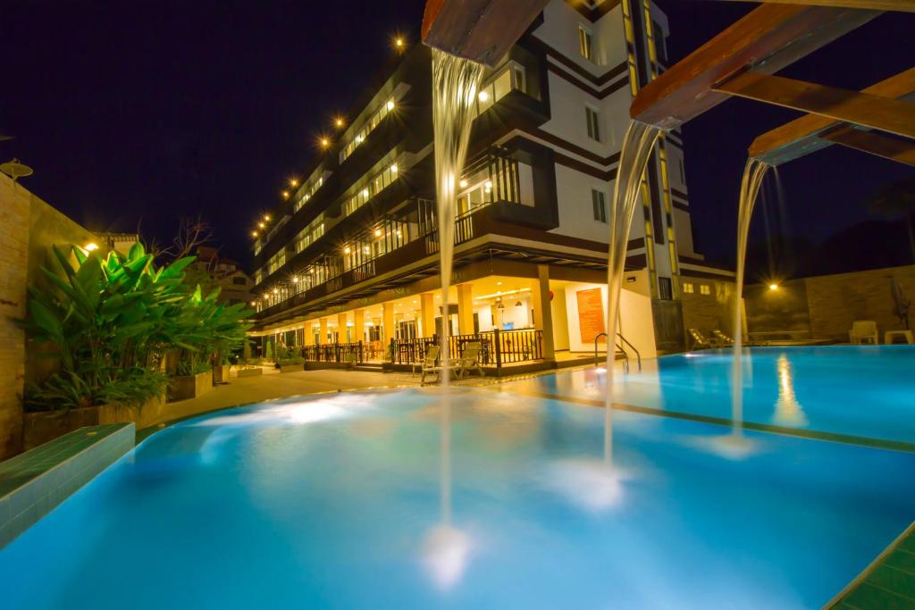 Bazén v ubytování TH beach hotel nebo v jeho okolí